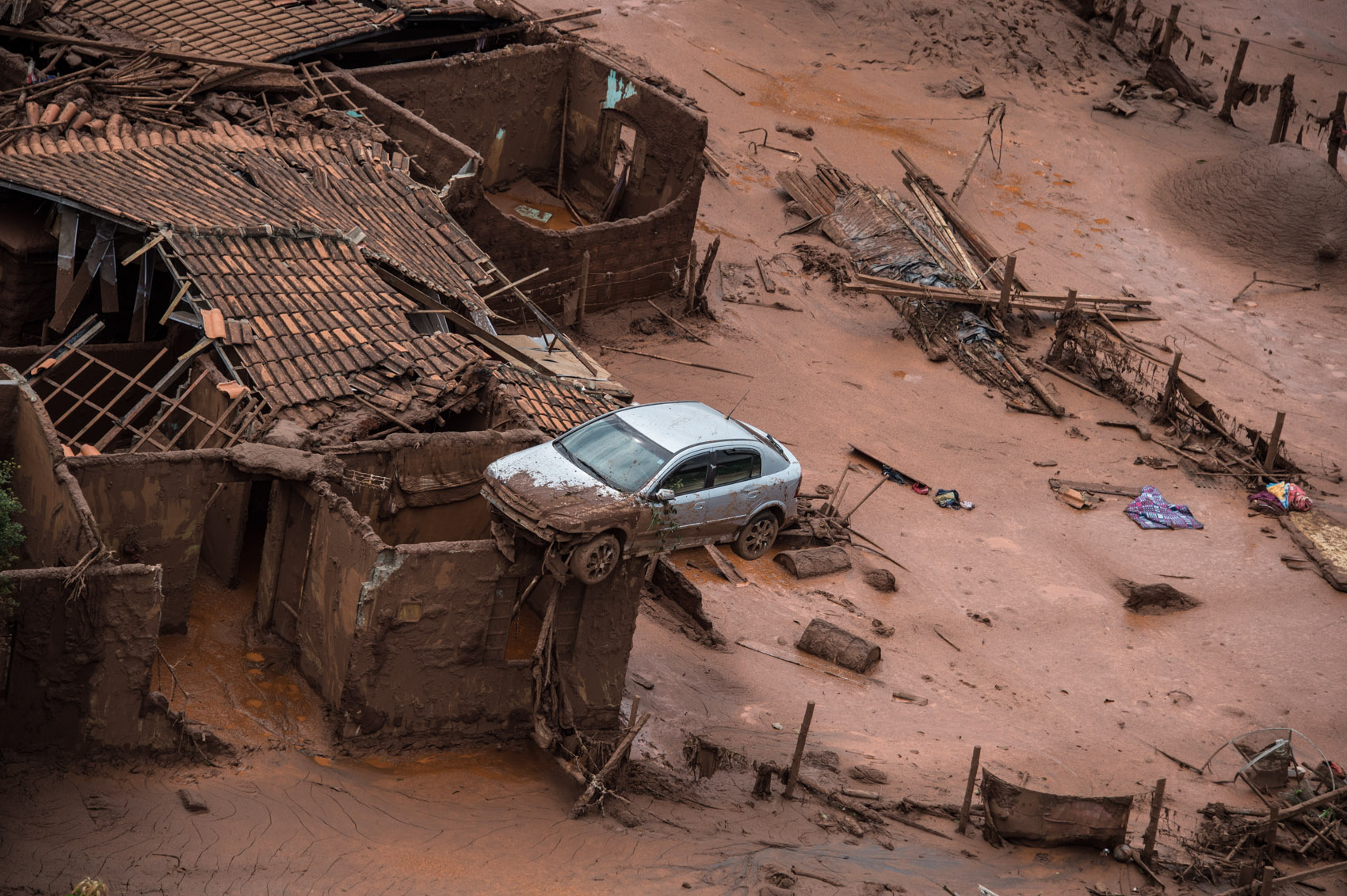 Local devastado pela tragédia da Samarco em Mariana (MG)