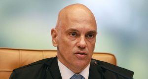 Alexandre de Moraes durante sessão no STF