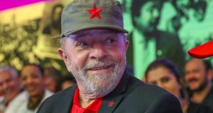 Lula sorrindo