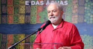 Lula discursa