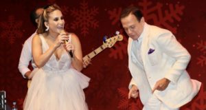 Claudia Leitte dança com o animadíssimo João Doria