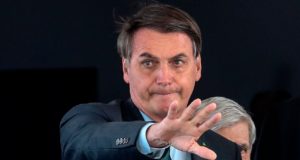 Jair Bolsonaro pedindo calma