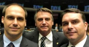 A imagem de Bolsonaro e os filhos