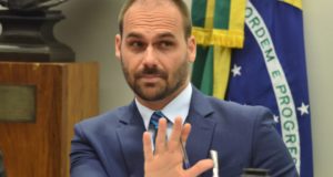 "Esse ano é Jair ou Já Era", diz Eduardo Bolsonaro