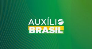 Logo do Auxílio Brasil em fundo verde