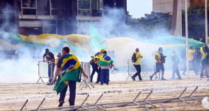 Foto de Ato golpista em Brasília, de 8 de janeiro de 2023