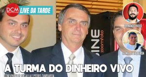 Live da Tarde: Carluxo compra imóvel com R$ 70 mil em dinheiro;prefeitos do RS esnobam verba federal a desabrigados. Foto: DCMTV/YouTube